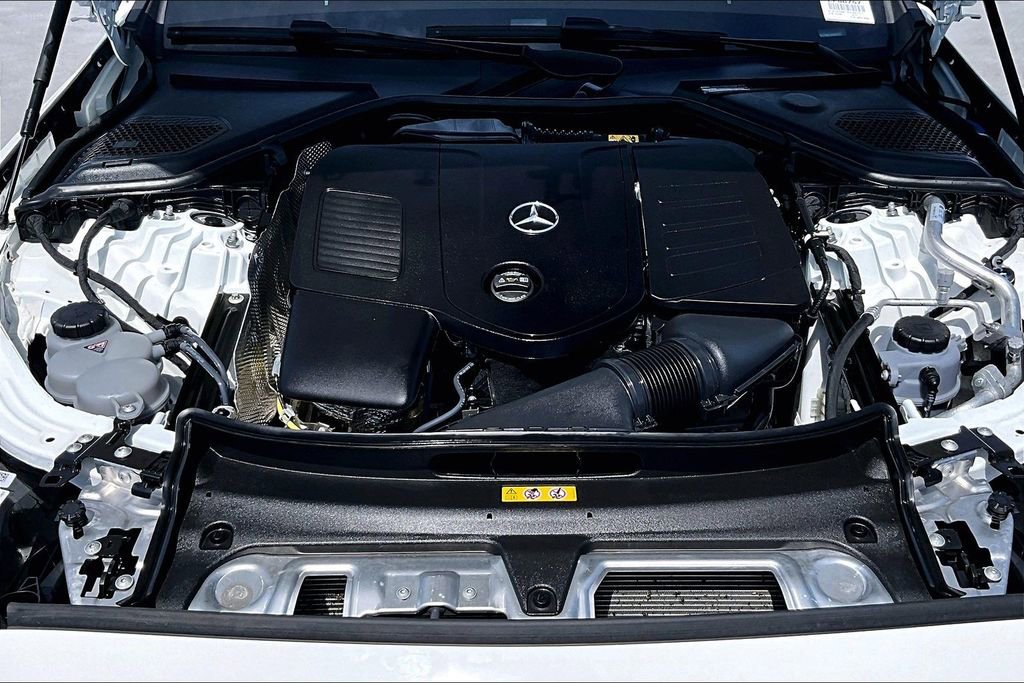 Used 2025 Mercedes-Benz E 350 4MATIC Sedan image 28