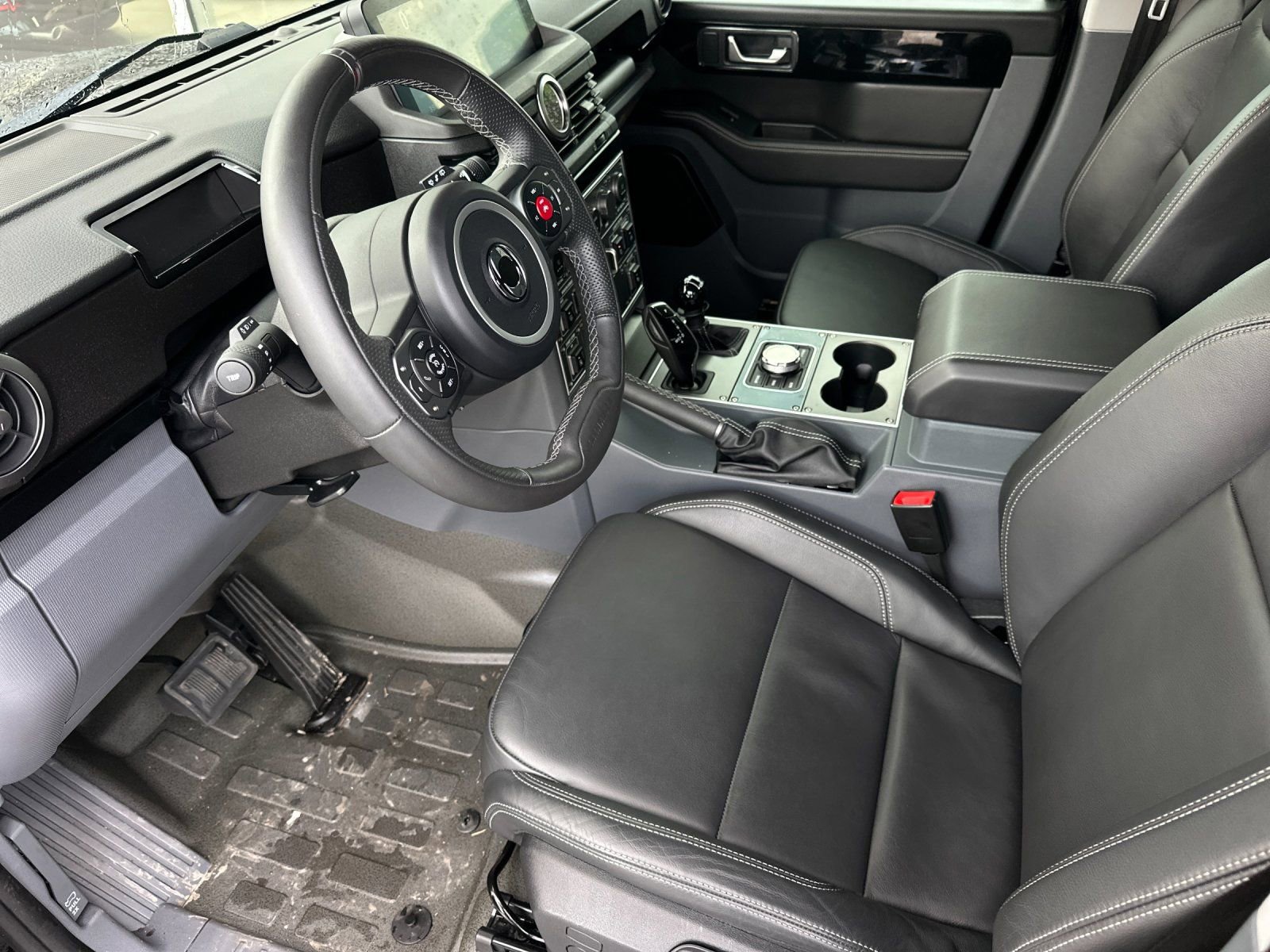 Used 2024 INEOS Grenadier Fieldmaster Edition image 9