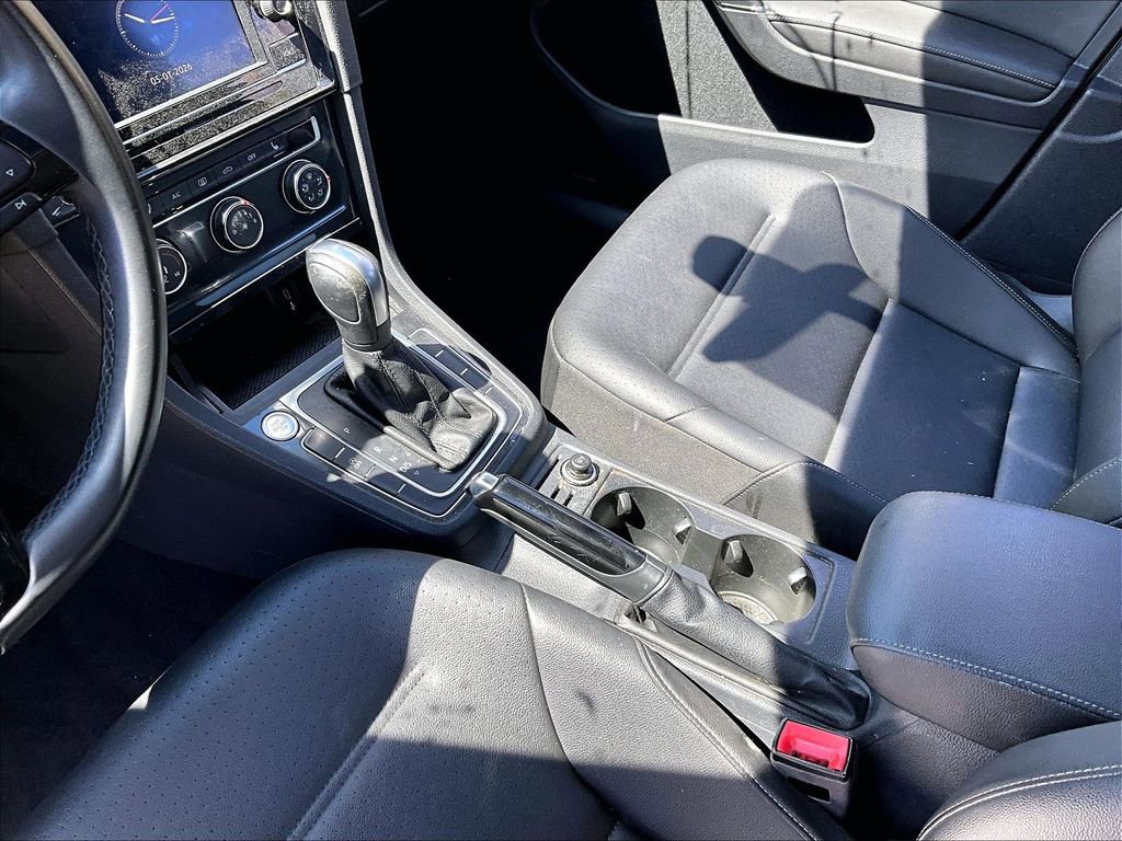 Used 2021 Volkswagen Golf 4-Door FWD image 9