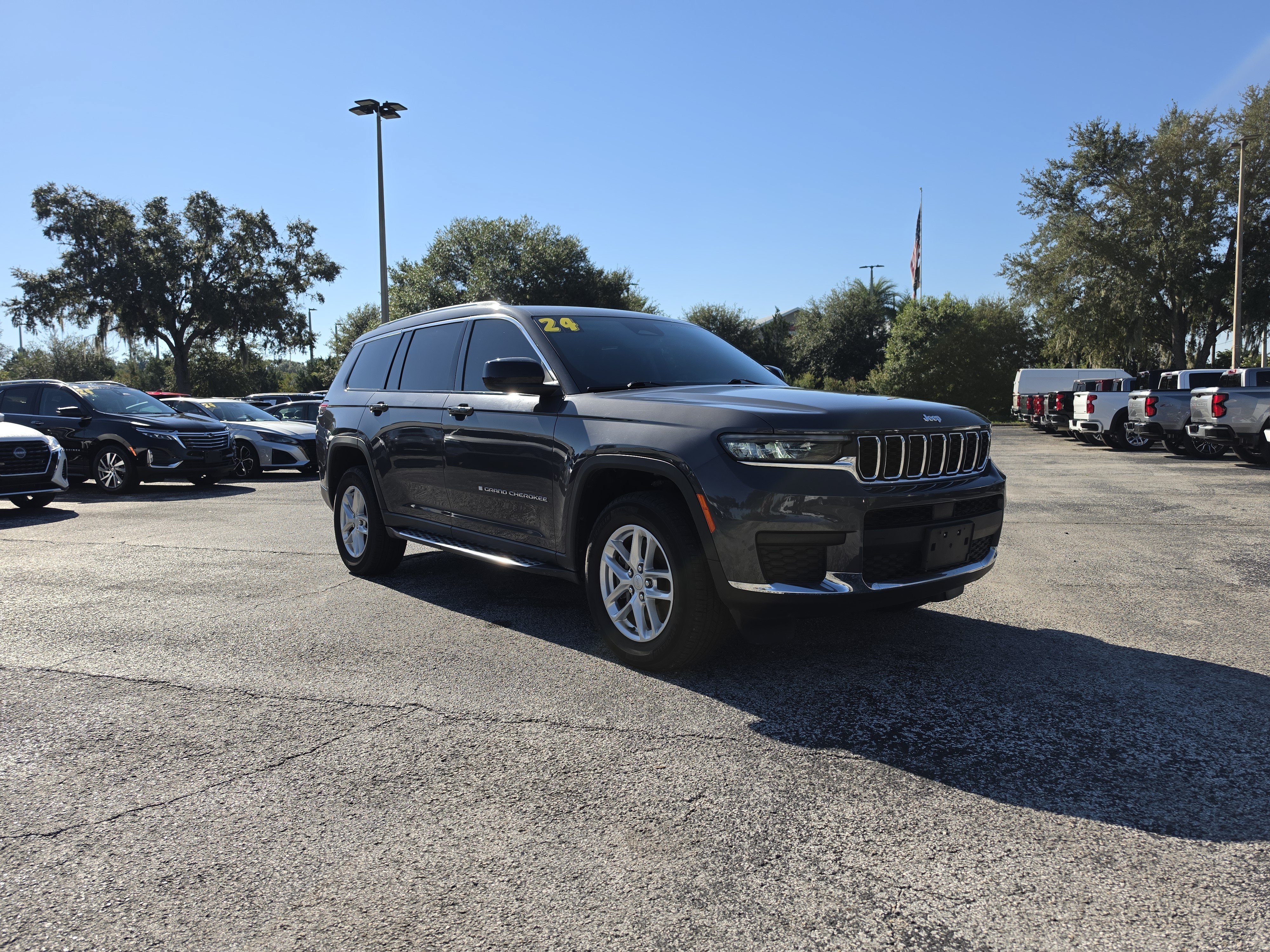 Used 2024 Jeep Grand Cherokee L Laredo