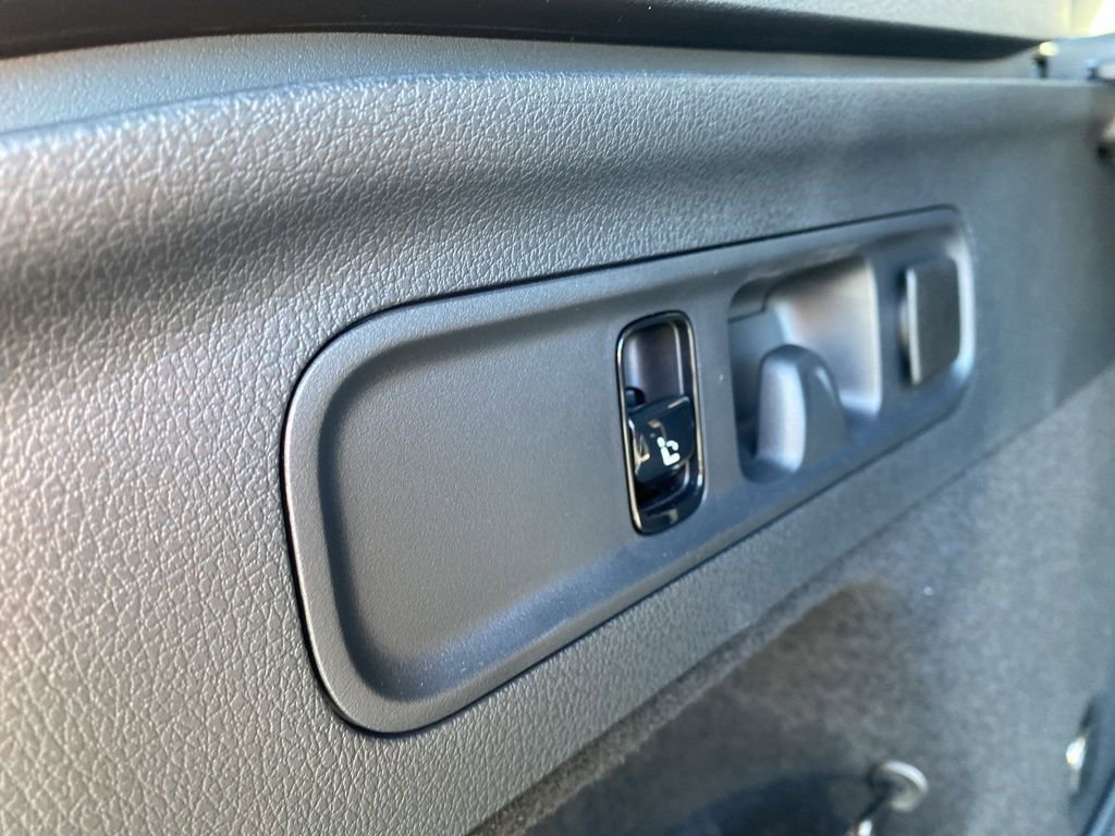 Used 2024 Mercedes-Benz GLC 300 4MATIC image 18