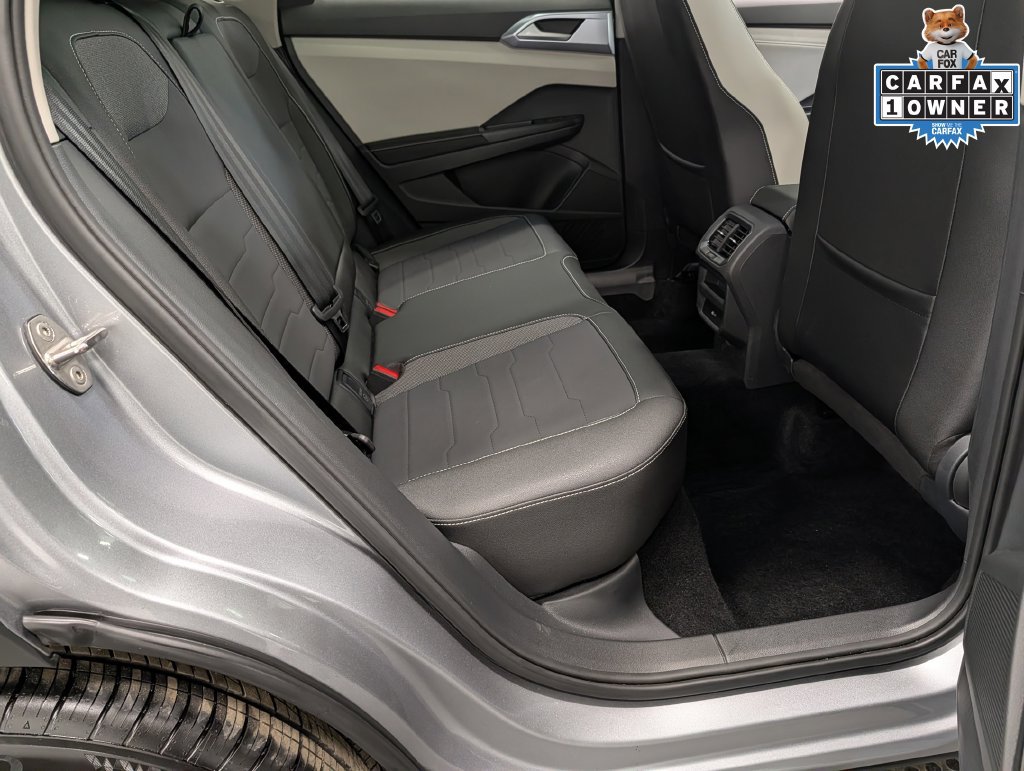 Used 2025 Volkswagen Taos SE w/ Panoramic Sunroof Package AWD/4WD image 32