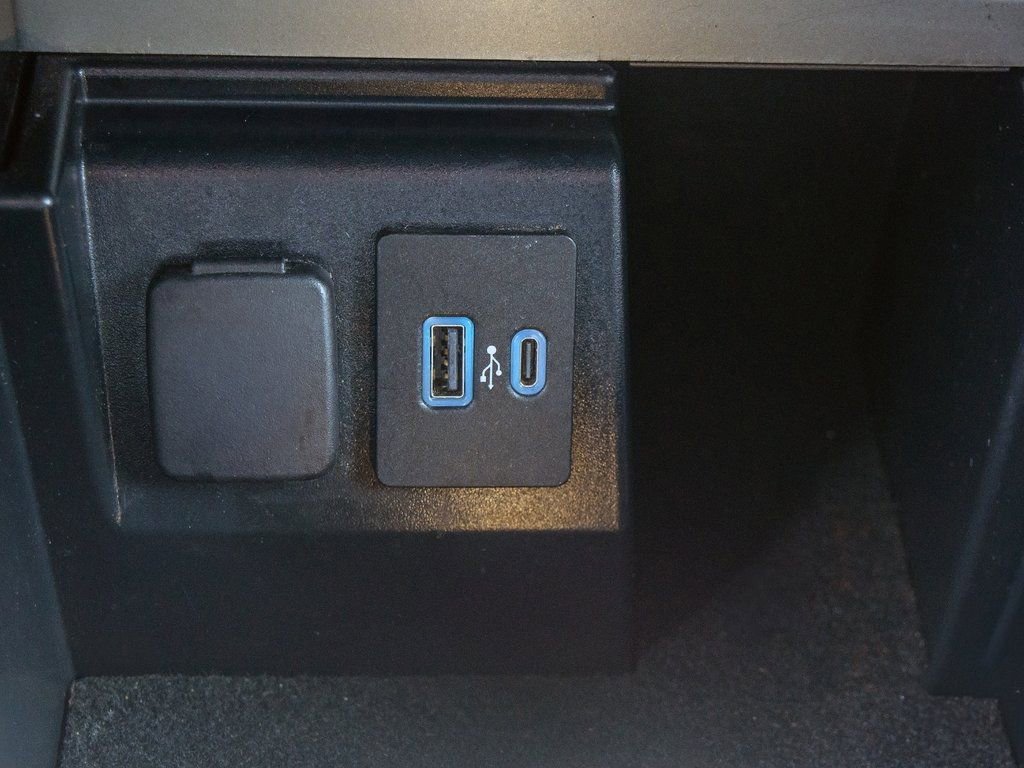 Used 2022 Ford Explorer XLT w/ Equipment Group 202A image 23