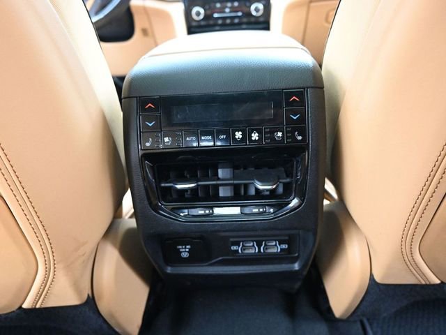 Used 2023 Jeep Grand Cherokee L Summit AWD/4WD image 26