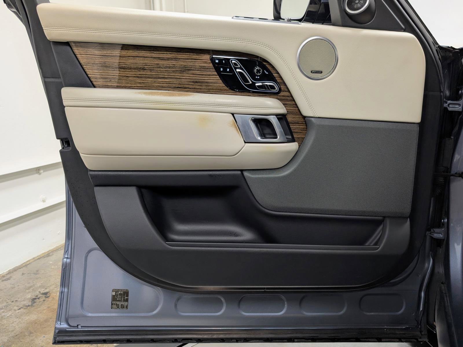 Used 2019 Land Rover Range Rover HSE AWD/4WD image 12