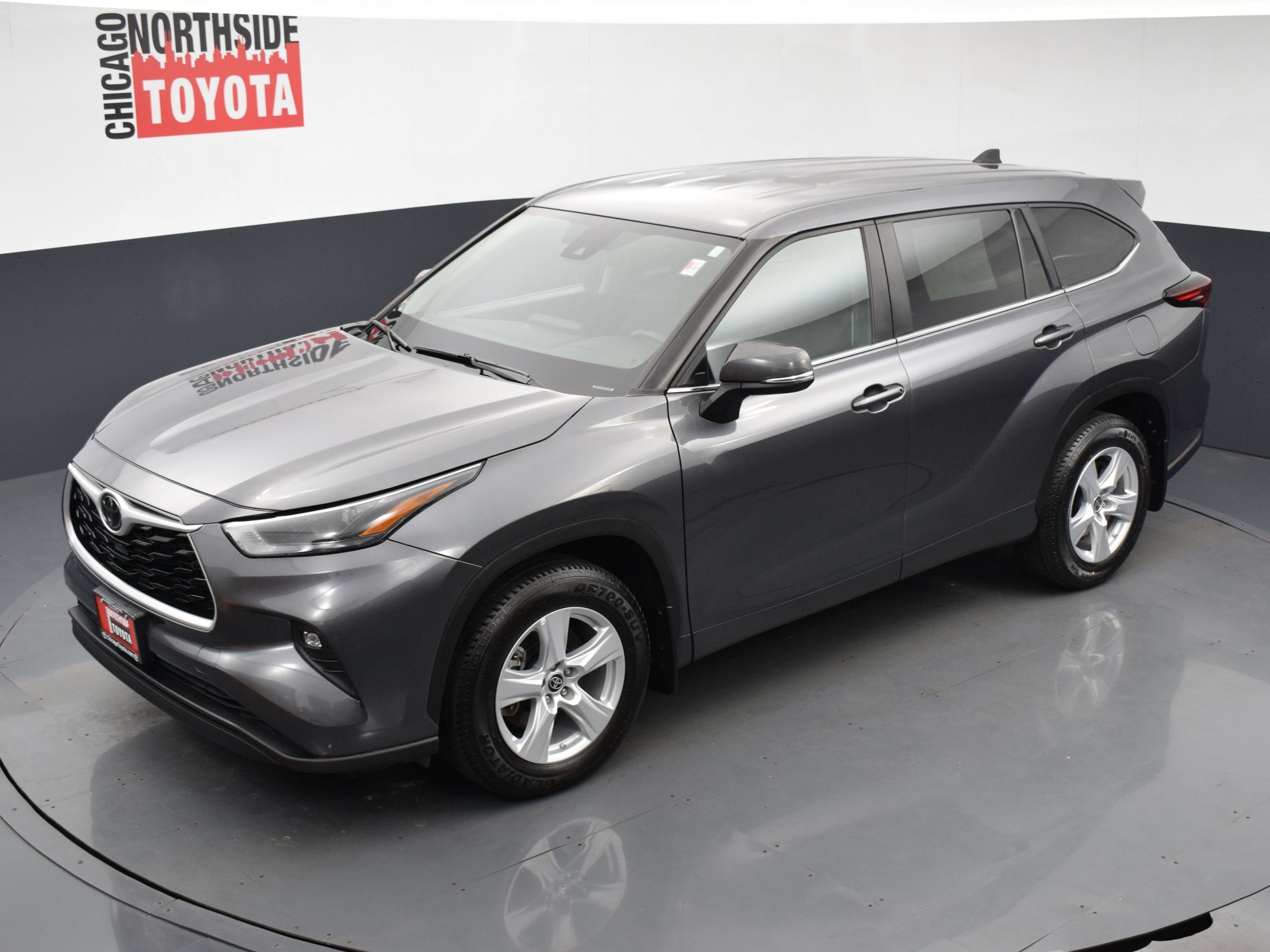 Used 2024 Toyota Highlander LE AWD/4WD image 26