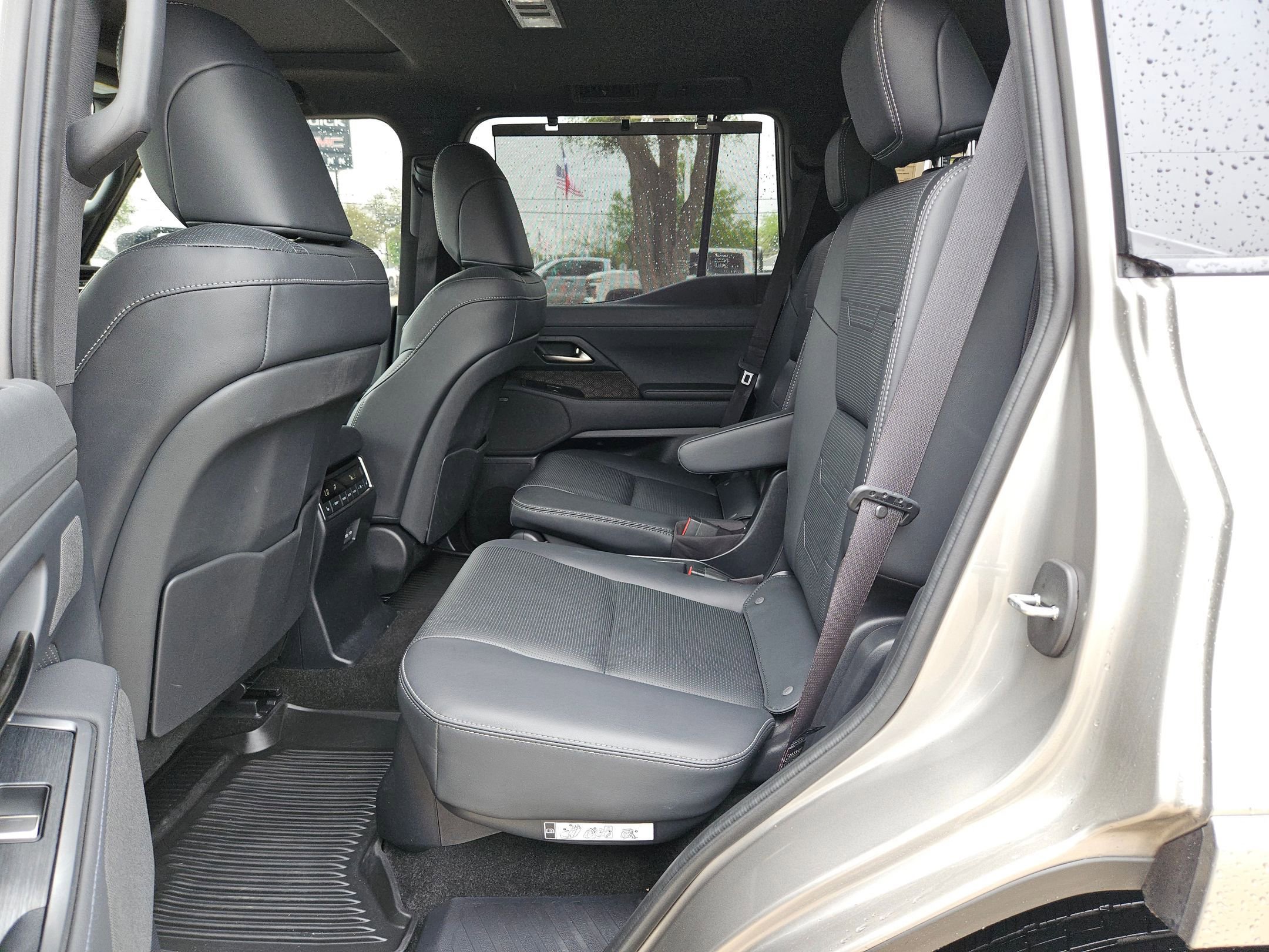 Used 2024 Lexus GX 550 w/ Accessory Package (Z1) image 14