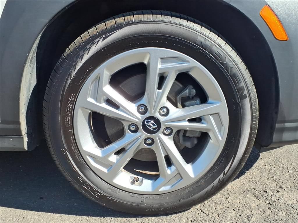Used 2023 Hyundai Kona SEL AWD/4WD image 21