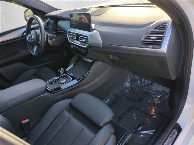 Certified 2025 BMW X4 xDrive30i w/ Premium Package AWD/4WD image 23