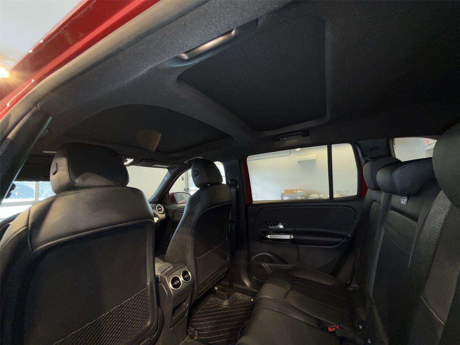 Used 2022 Mercedes-Benz GLB 250 4MATIC image 16