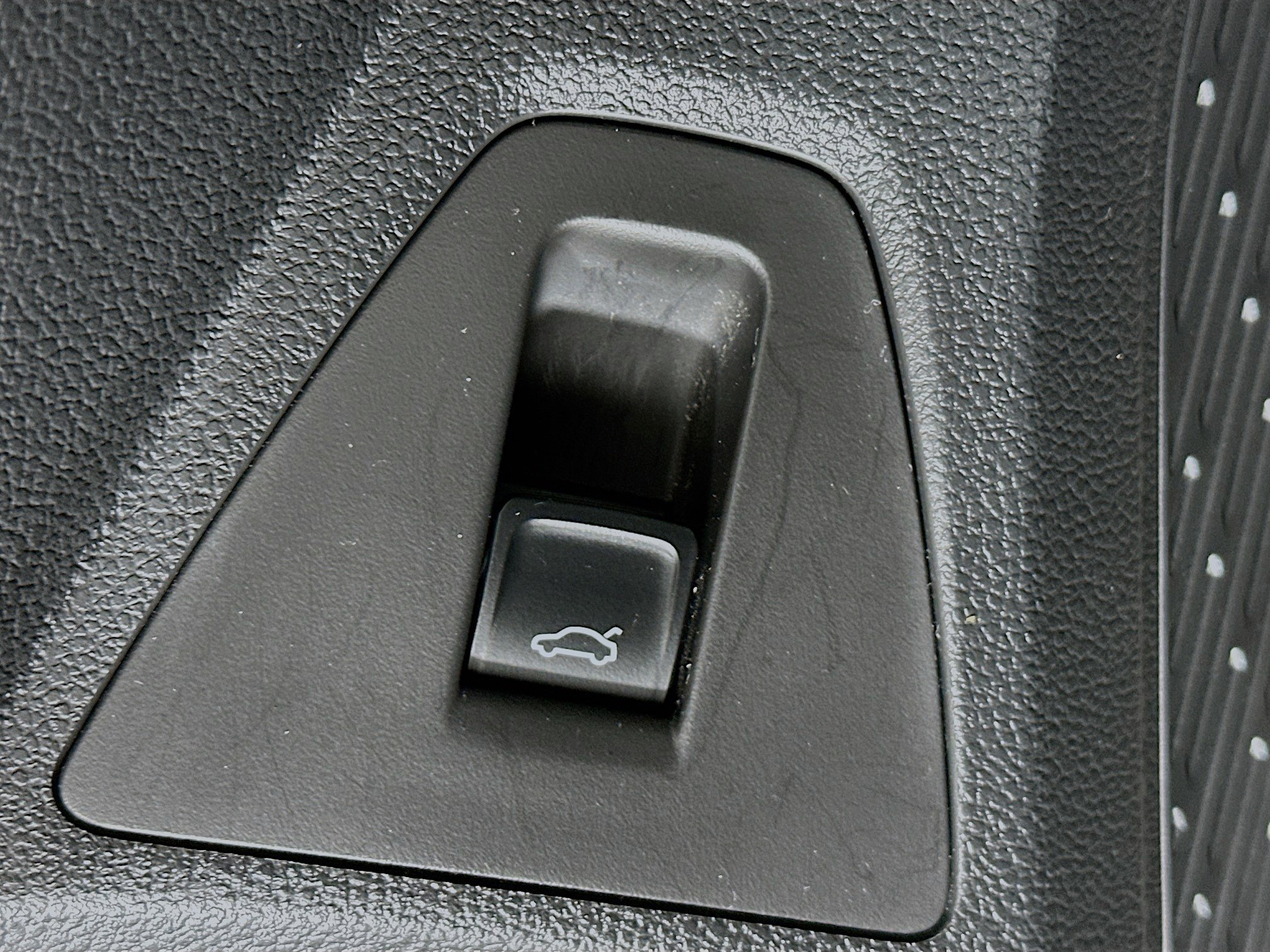 Used 2025 Volkswagen Jetta SE image 13