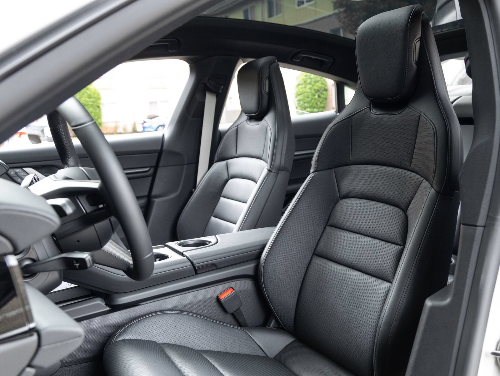 Certified 2026 Porsche Taycan AWD/4WD image 5