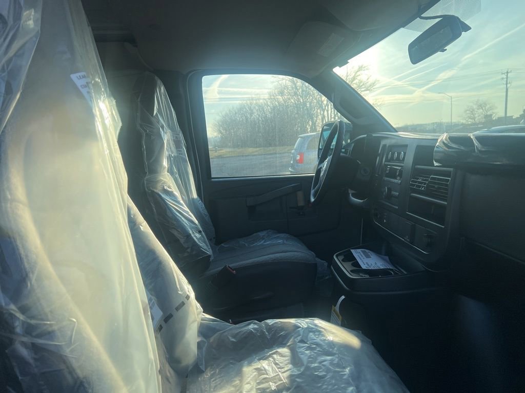 New 2026 GMC Savana 2500 Work Van image 11