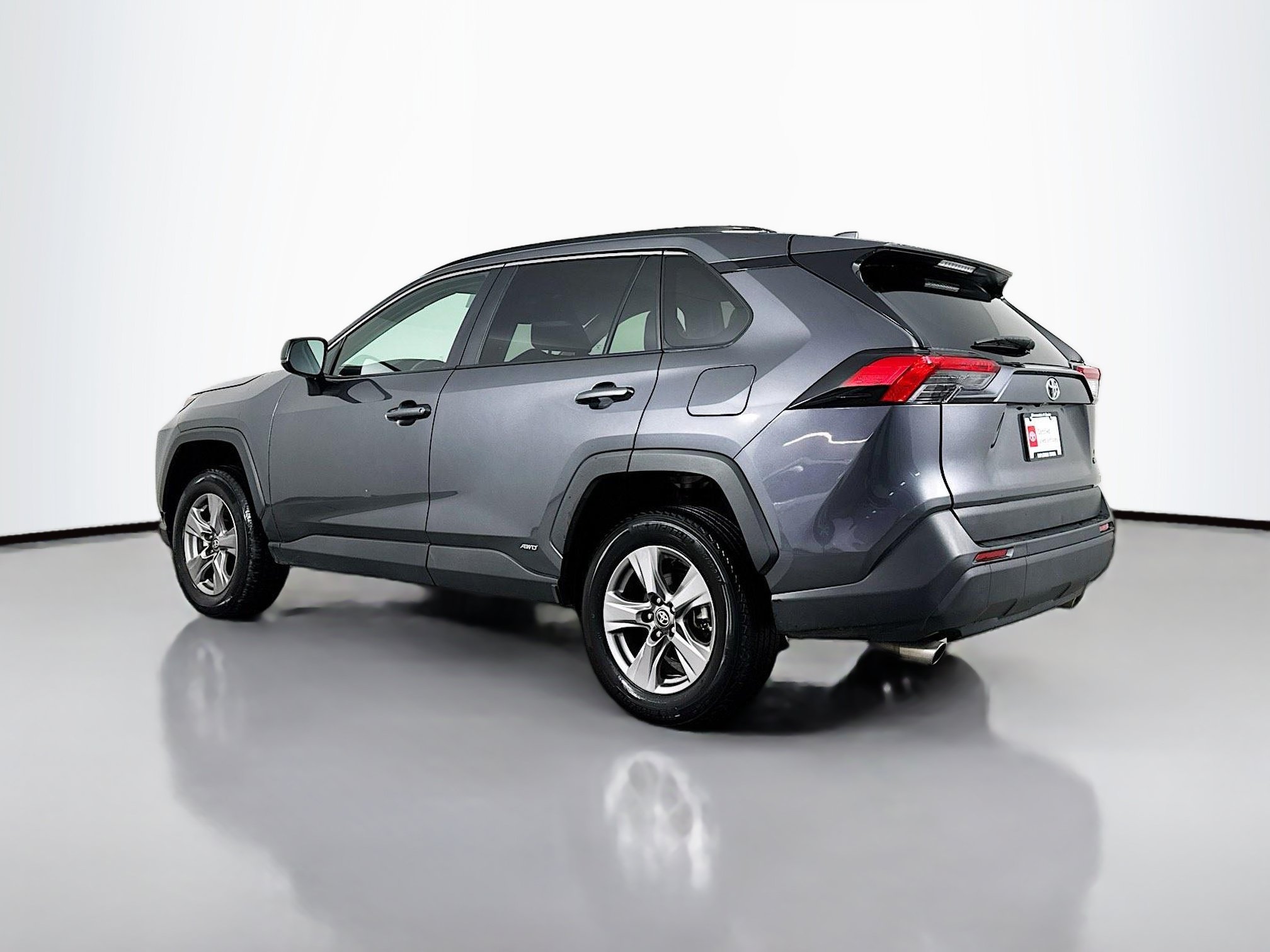 Certified 2025 Toyota RAV4 LE AWD/4WD image 5