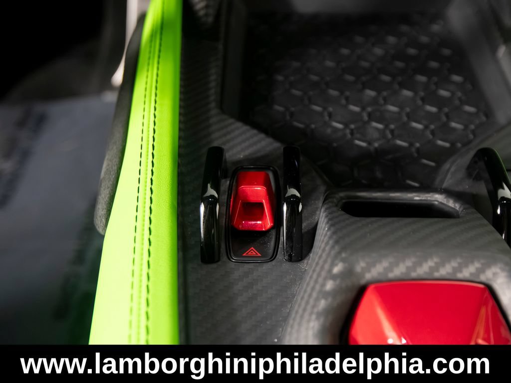 Used 2024 Lamborghini Revuelto AWD/4WD image 21