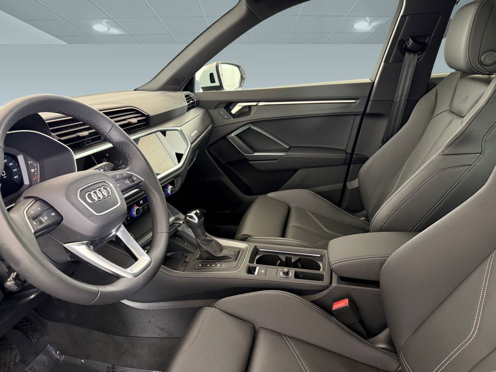 Certified 2025 Audi Q3 2.0T Premium image 5
