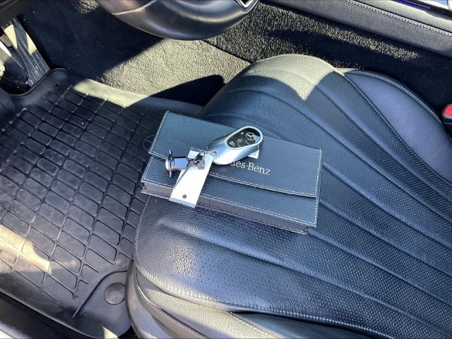 Certified 2022 Mercedes-Benz S 500 4MATIC image 37