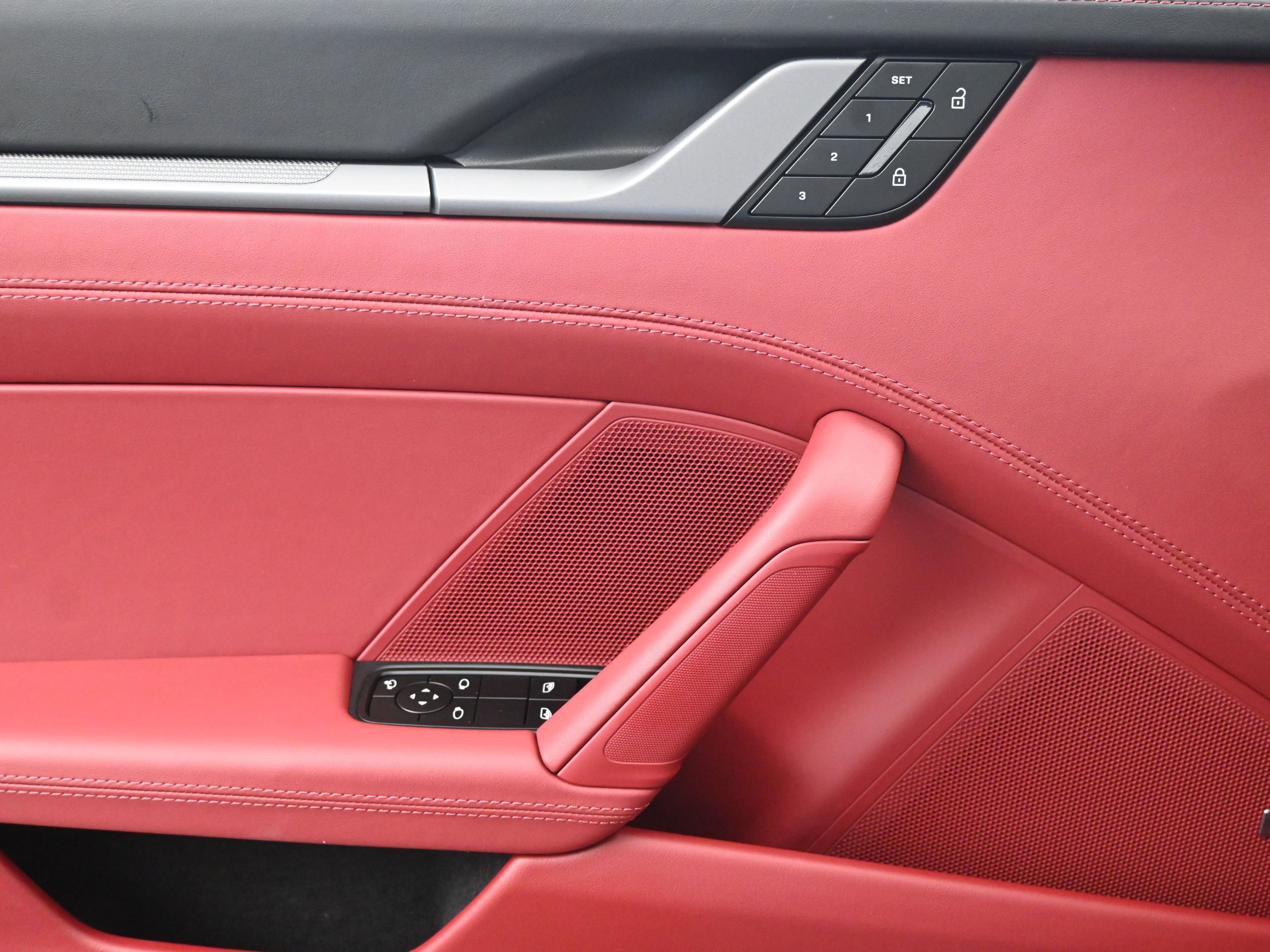 Certified 2025 Porsche 911 Carrera image 13