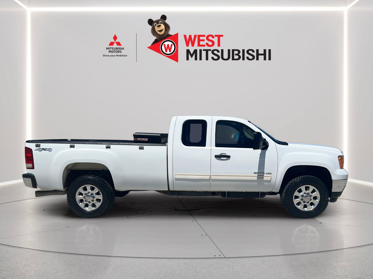 Used 2011 GMC Sierra 3500 SLE w/ SLE Preferred Package AWD/4WD image 6