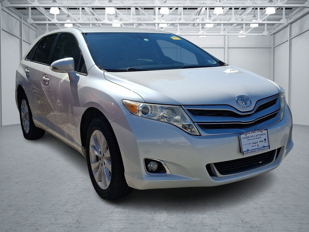 Used 2013 Toyota Venza LE FWD image 3
