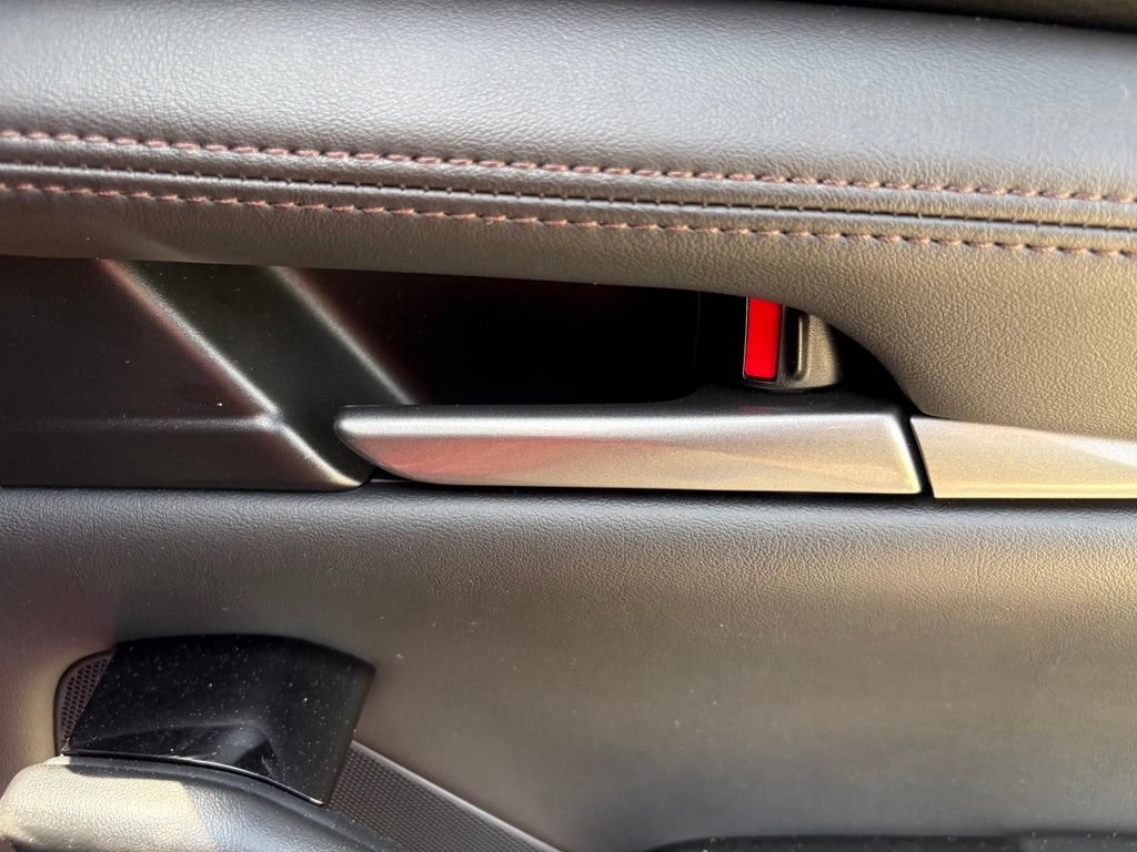 Used 2025 MAZDA MAZDA3 s FWD image 35