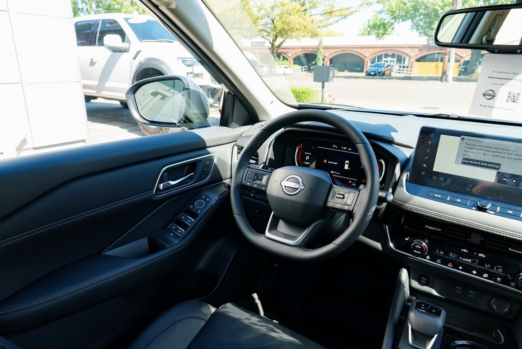 New 2026 Nissan Rogue Platinum image 11