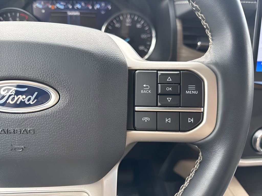 Used 2022 Ford Expedition Max Limited image 18