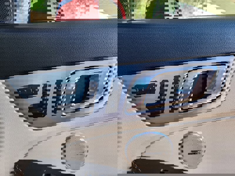 Used 2015 Mercedes-Benz SLK 250 w/ Premium Package image 71