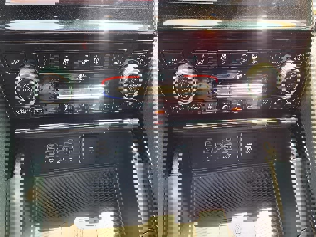 Used 2023 Jeep Grand Cherokee Summit w/ Adv Protech Group IV image 12