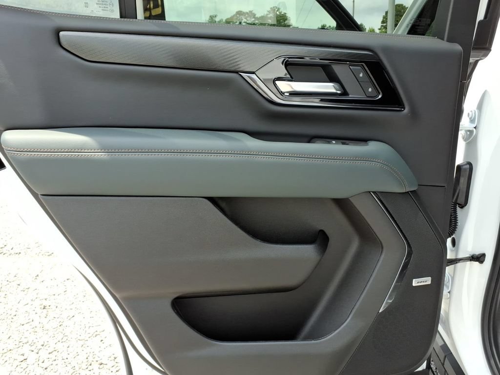 New 2026 GMC Yukon AT4 w/ AT4 Premium Plus Package AWD/4WD image 18