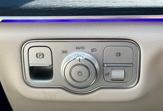 Used 2025 Mercedes-Benz GLS 450 4MATIC w/ AMG Line Exterior image 24