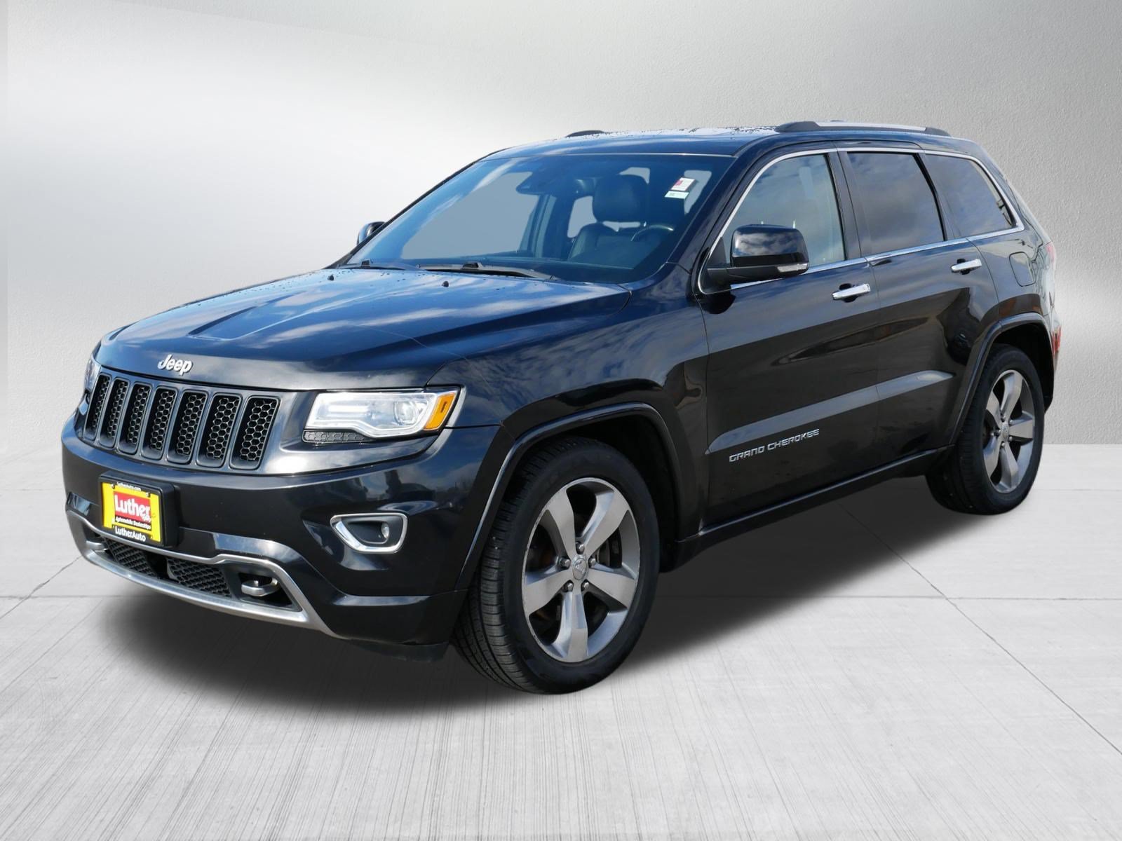 Used 2014 Jeep Grand Cherokee Overland w/ Advanced Technology Group AWD/4WD image 3