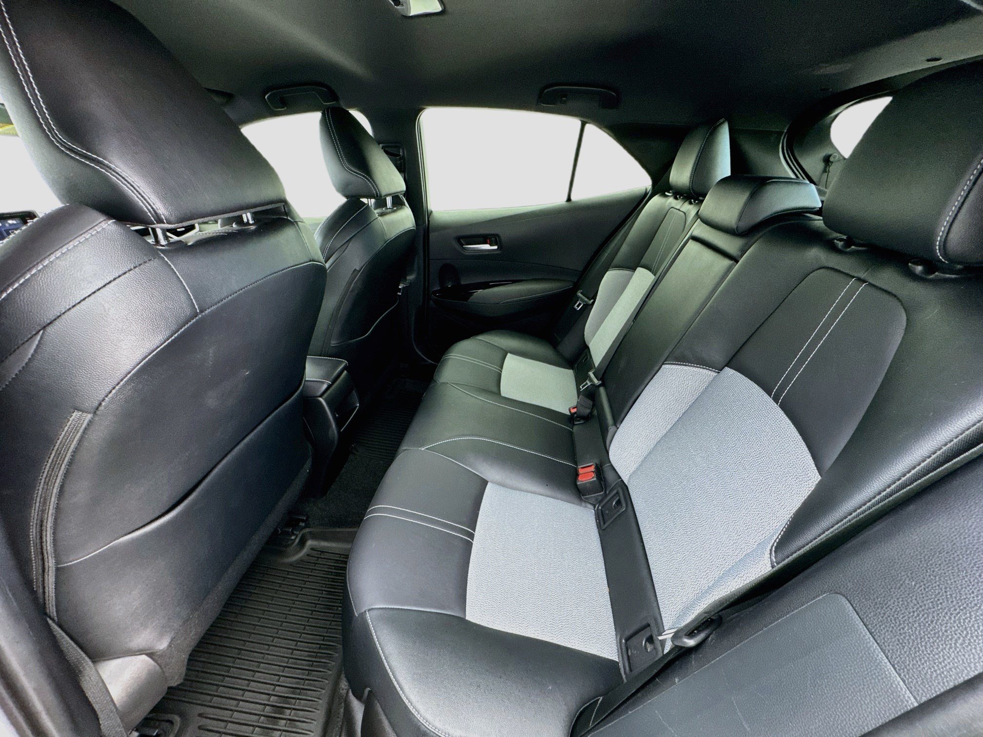 Used 2022 Toyota Corolla XSE FWD image 15