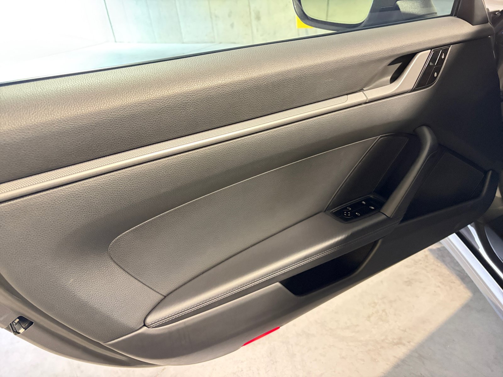 Used 2021 Porsche 911 Carrera RWD image 32