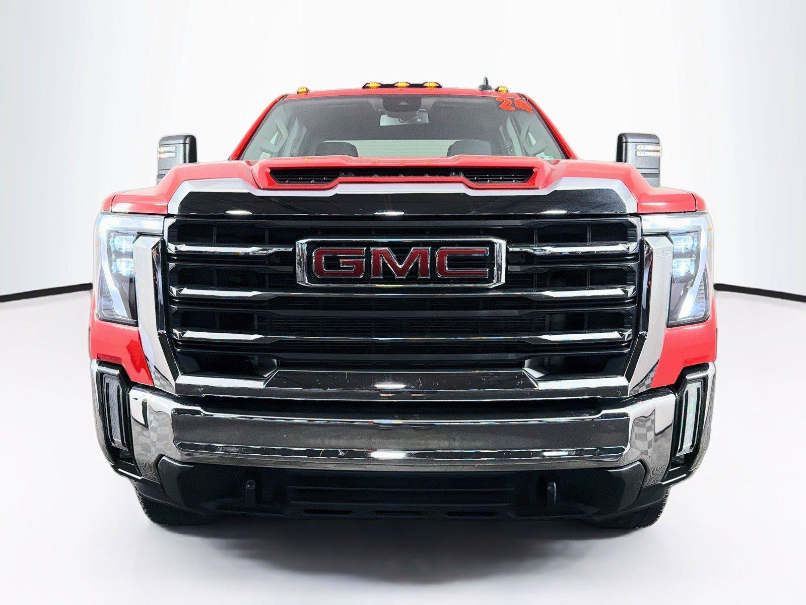 Used 2024 GMC Sierra 2500 SLE w/ SLE Value Package; AWD/4WD image 6