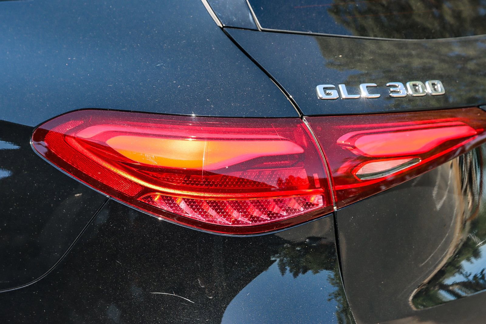 Used 2024 Mercedes-Benz GLC 300 4MATIC image 8