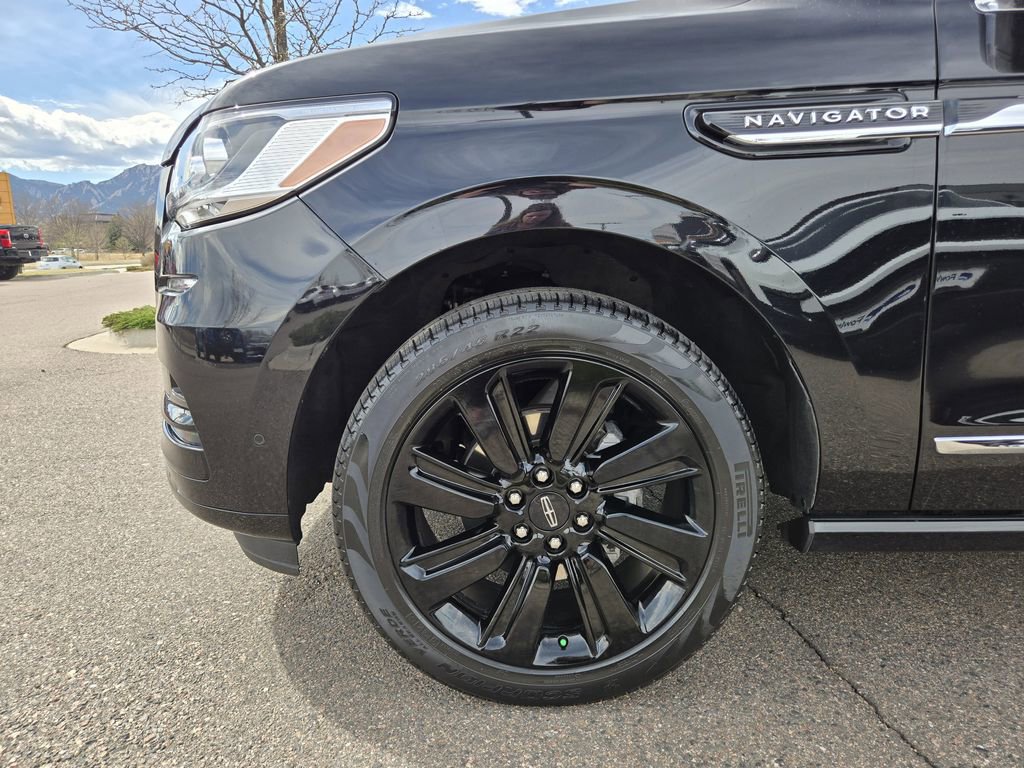 Used 2023 Lincoln Navigator Reserve w/ Equipment Group 201A image 6