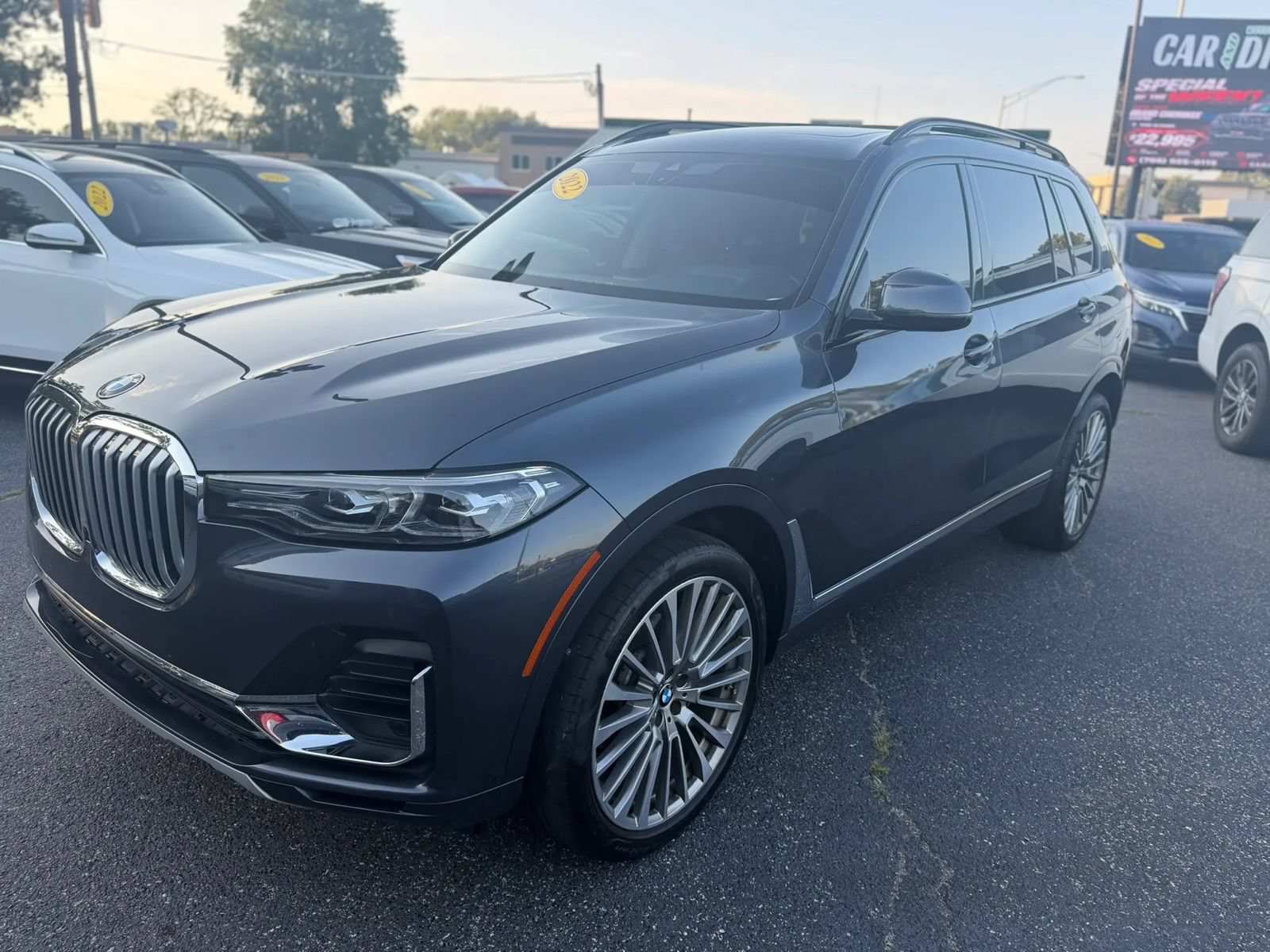 Used 2022 BMW X7 xDrive40i AWD/4WD image 2
