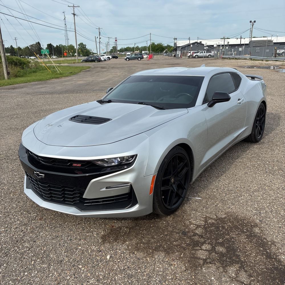 Used 2019 Chevrolet Camaro SS RWD image 2