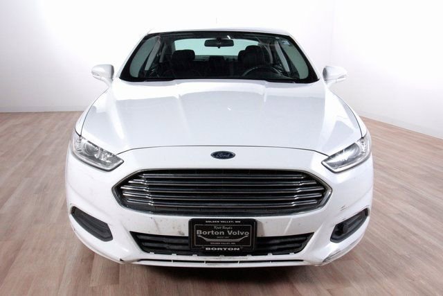 Used 2014 Ford Fusion SE image 2