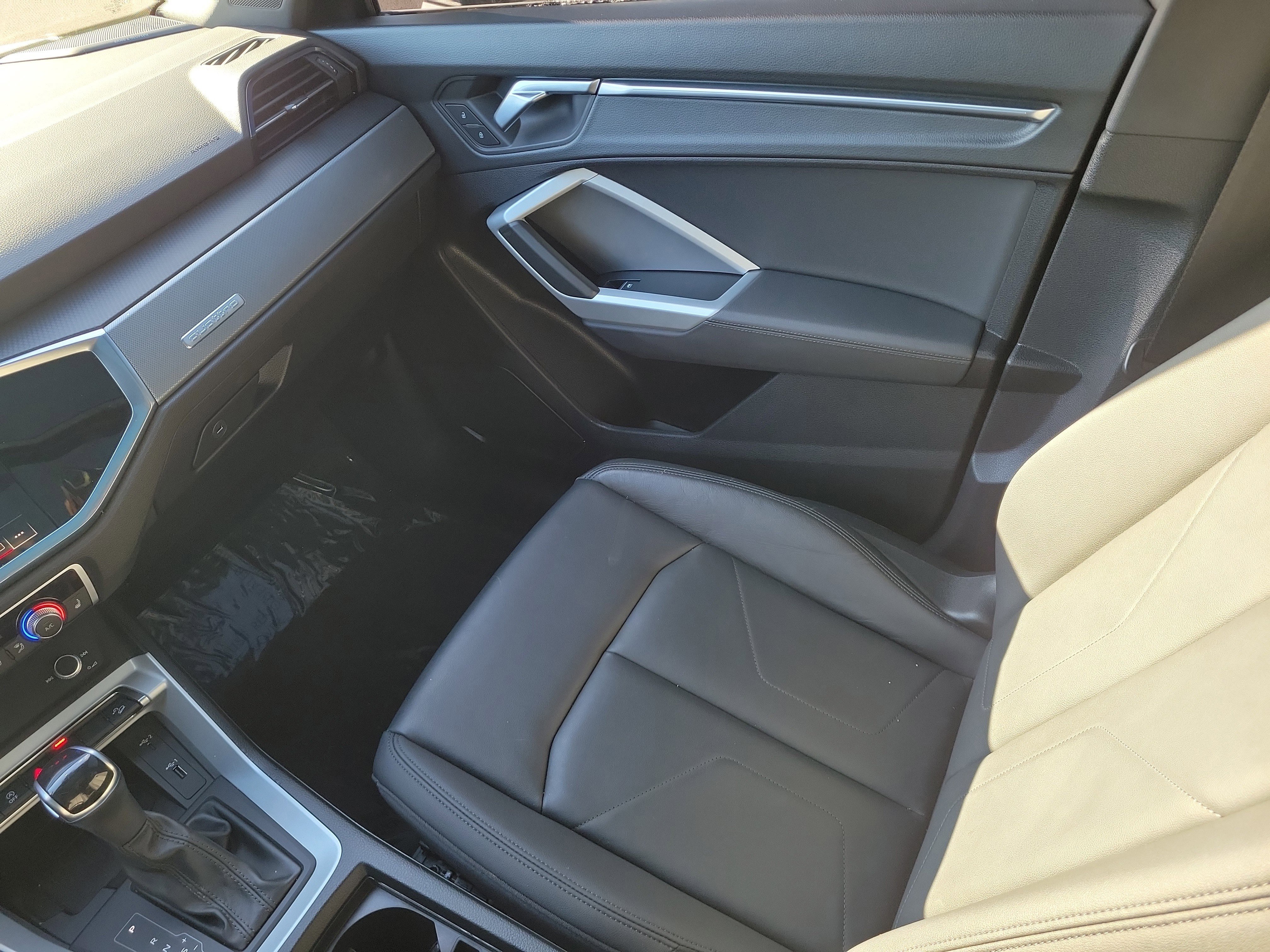 Used 2021 Audi Q3 2.0T Premium Plus w/ Premium Plus Package image 19