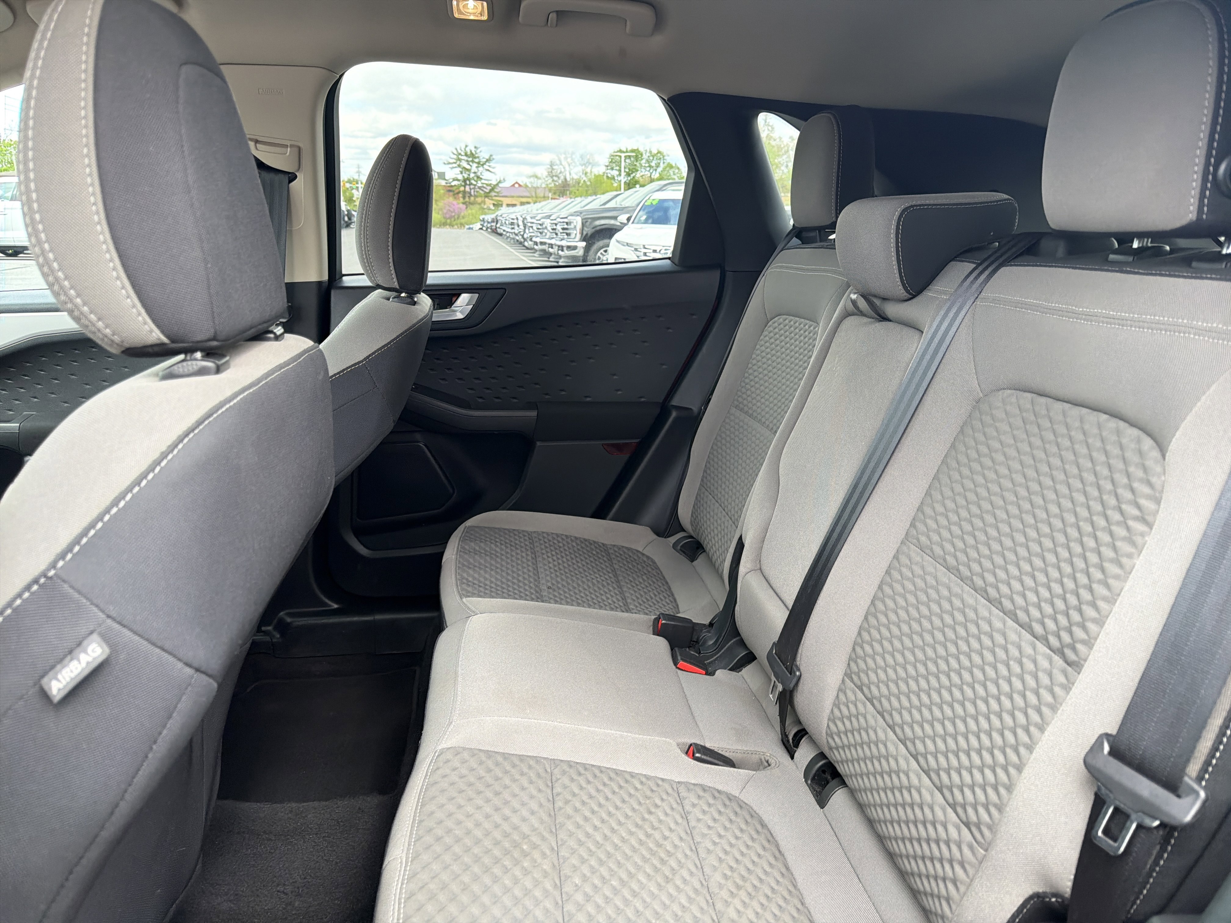 Used 2020 Ford Escape SE image 13