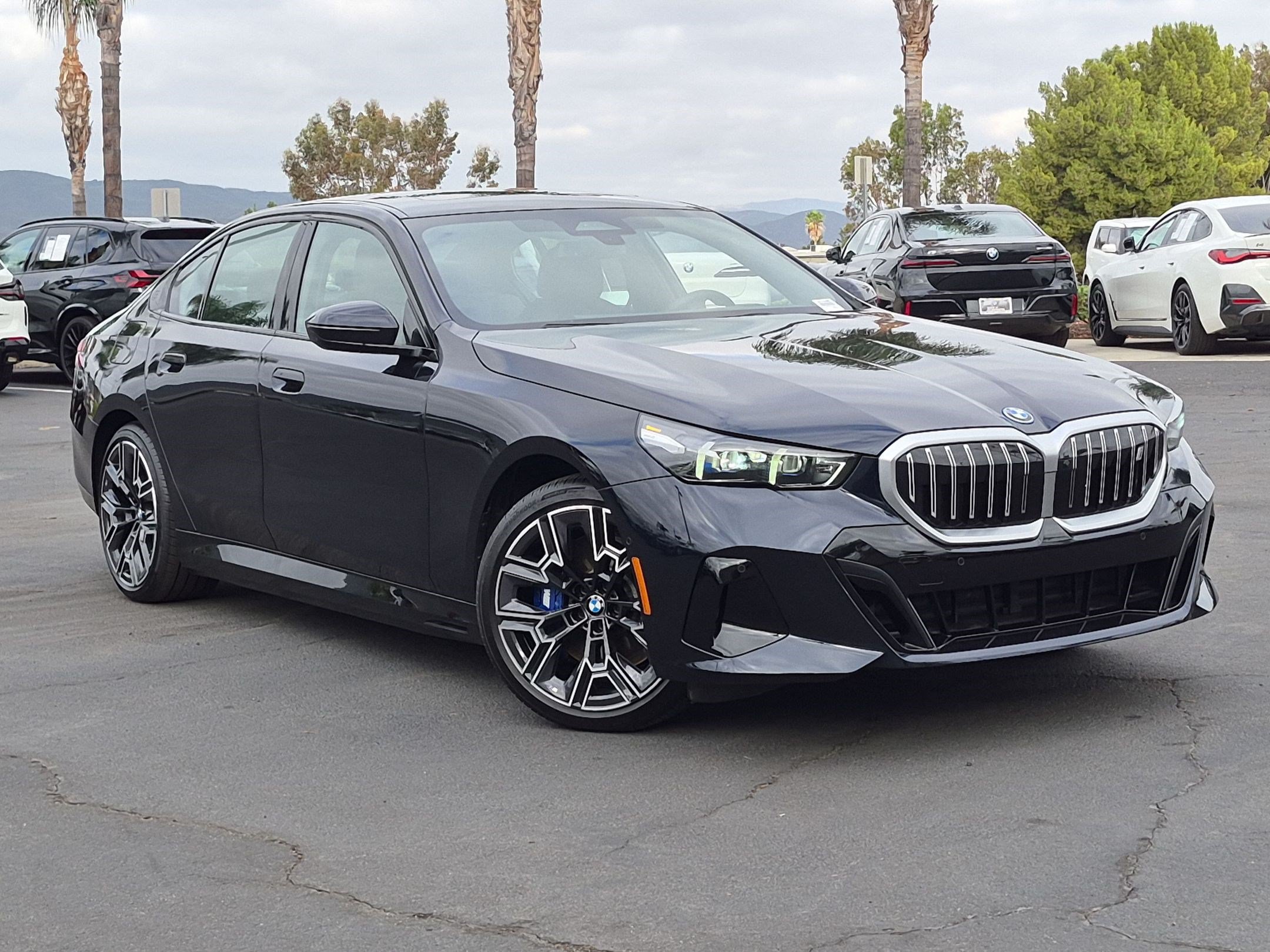 Used 2026 BMW i5 eDrive40 w/ M Sport Package RWD image 2