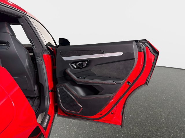 Used 2020 Lamborghini Urus AWD/4WD image 28
