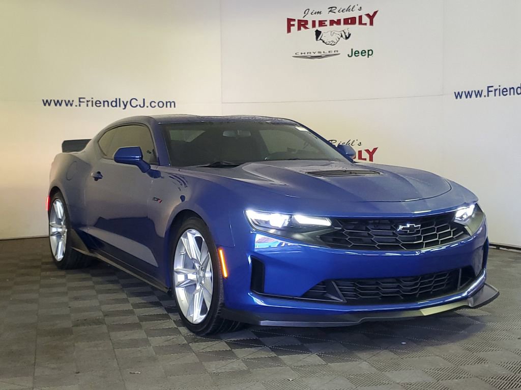 Used 2020 Chevrolet Camaro LT w/ Technology Package image 2