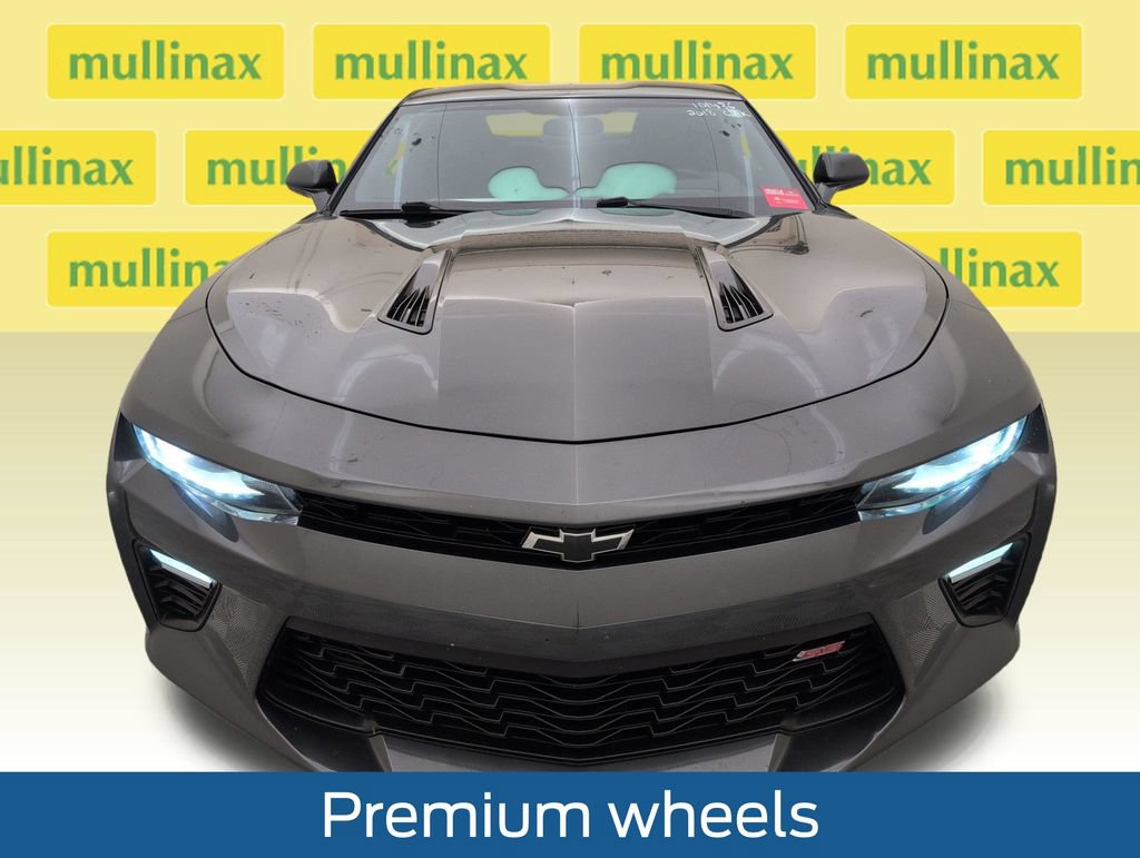 Used 2018 Chevrolet Camaro SS RWD image 14