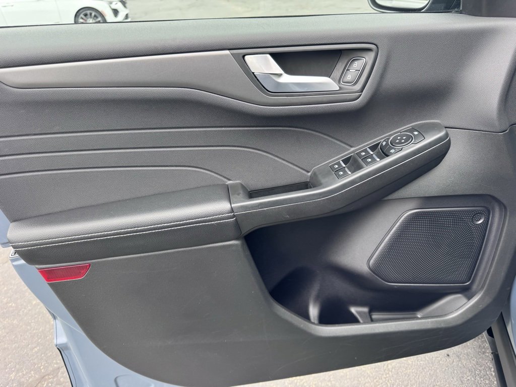 Used 2024 Ford Escape SE image 26