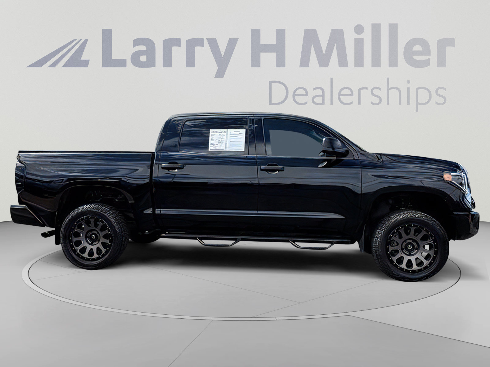 Used 2018 Toyota Tundra SR5 w/ SR5 Upgrade Package AWD/4WD image 7