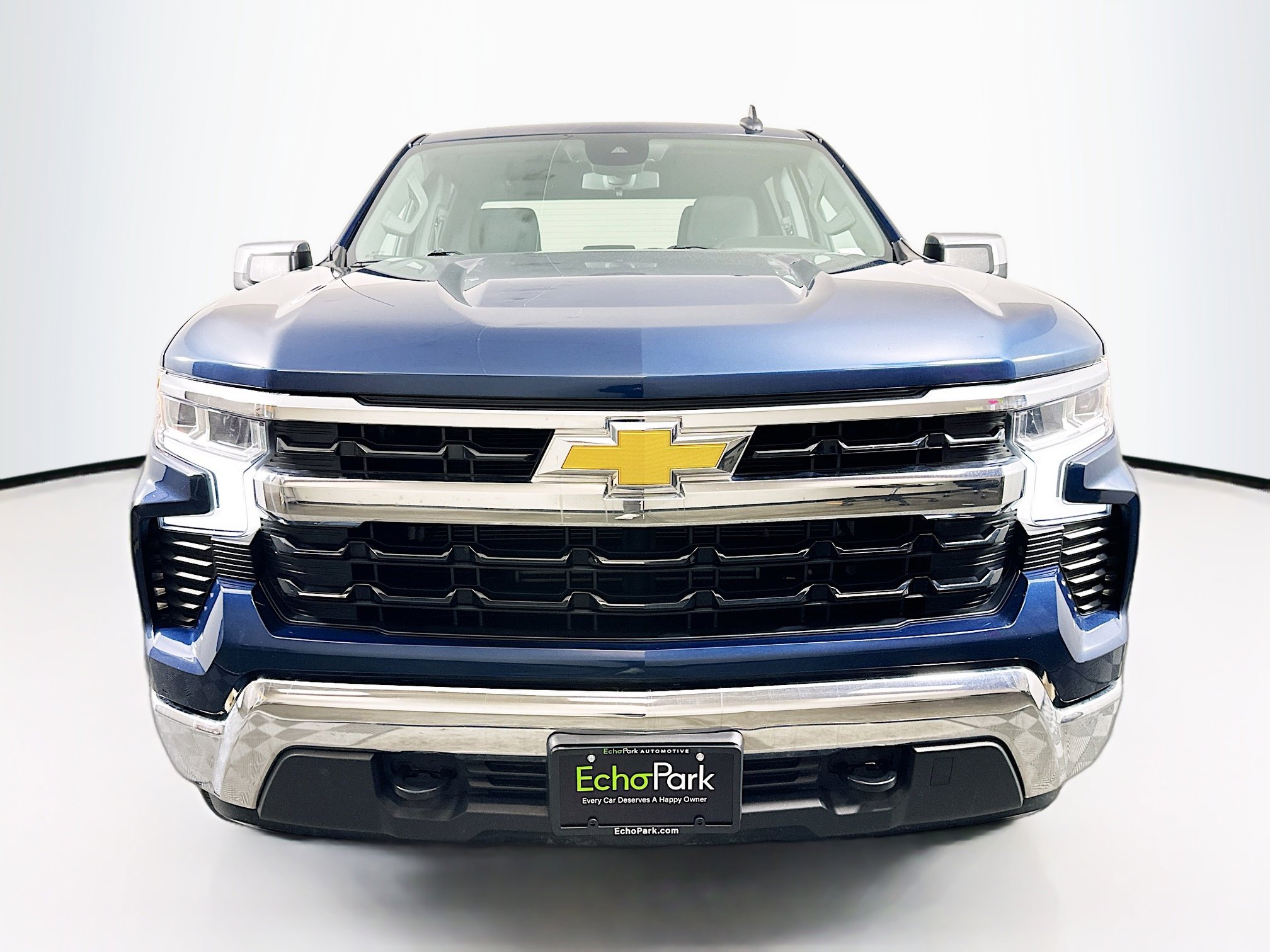 Used 2023 Chevrolet Silverado 1500 LT image 2