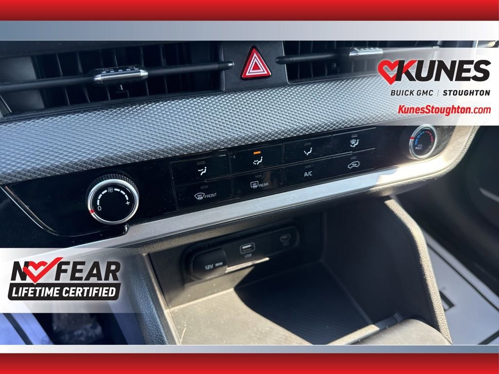 Used 2025 Kia Sportage LX image 29